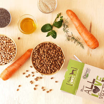 Ração All Love Veggie Veggie Sabor Grão de Bico, Quinoa & Cenoura para Cães Adultos