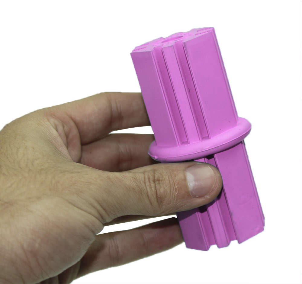 Brinquedo Interativo KONG Puppy Teething Stick Kp23 com Dispenser para Petisco Rosa - Tam. M
