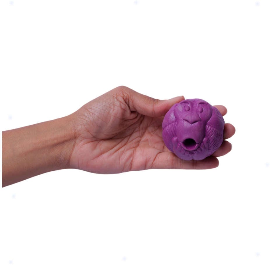 Bola Macaquinho Pet Games Lilás com Dispenser de Ração ou Petisco - Tam. M