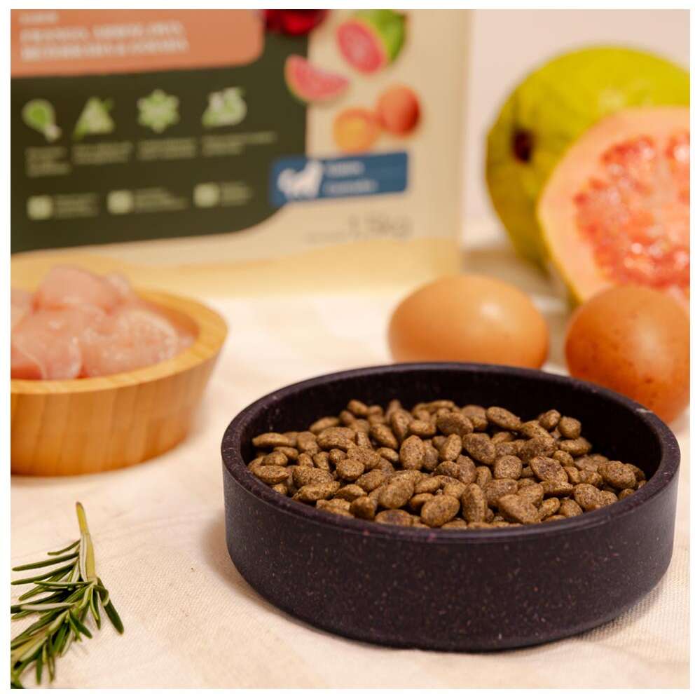 Ração Liva Natural Frango e Goiaba para Gatos Castrados - 7,5Kg