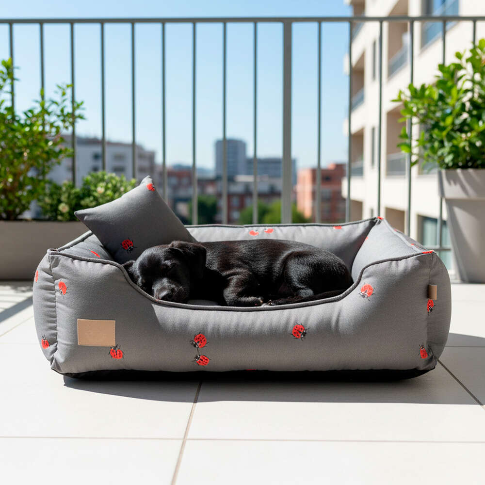 Cama Fábrica Pet Joaninha Cinza para Cães e Gatos - Tam. P