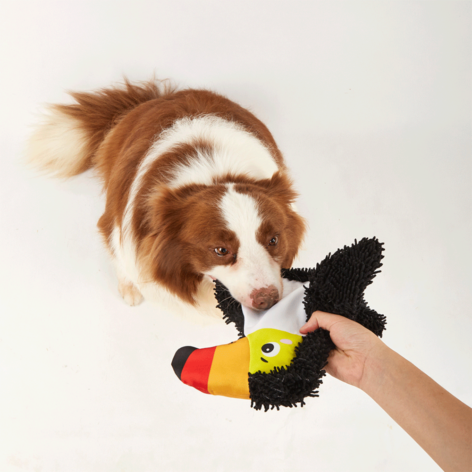 Brinquedo Pelúcia Fofos Tucano Tough Crocante Preto para Cães - Tam. Único